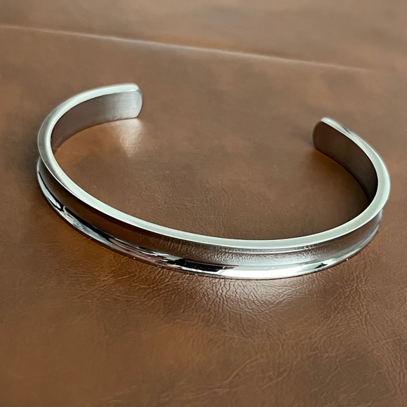 Hair Tie Bracelet - Picture 3 of 3